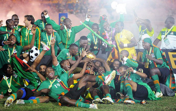 欧冠：巴黎2-1战胜曼联（欧冠：巴黎2比1击败曼联）