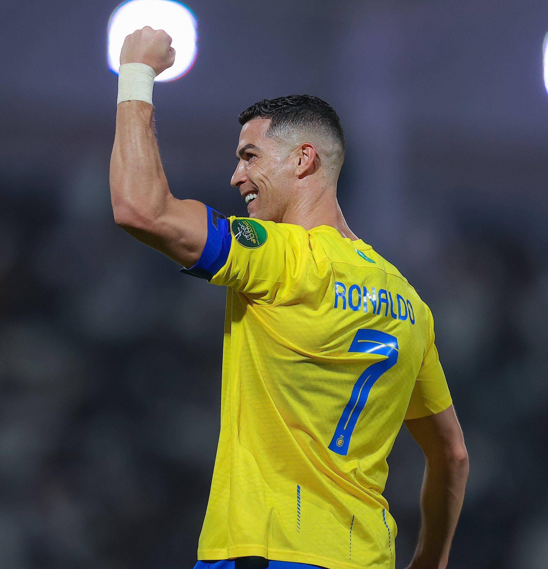 哥伦比亚主帅：梅西只要还踢球就是世界最佳，其余只能争二三（哥伦比亚主帅：梅西只要还在踢就是世界第一，其余只能角逐二三名）