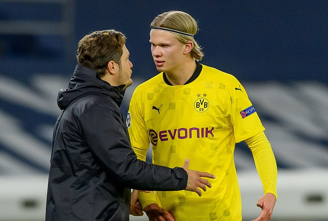 半场战报：比利亚雷亚尔1-0赫塔费，布坎南建功（半场：比利亚雷亚尔1-0领先赫塔费，布坎南破门）