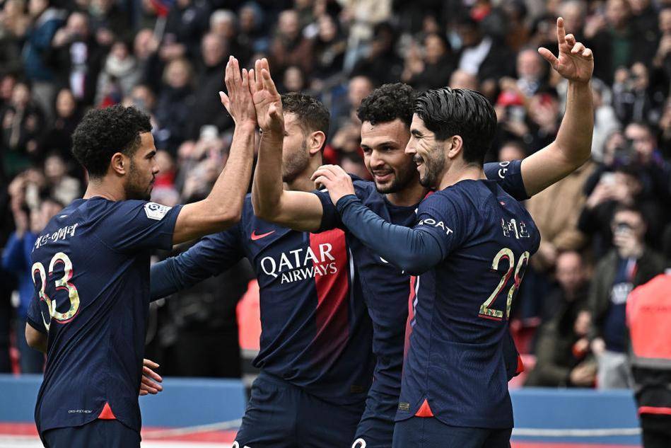 萨哈：麦克托米奈可以在皇马和巴萨踢球，甚至拜仁慕尼黑（萨哈：麦克托米奈足以效力皇马、巴萨，乃至拜仁慕尼黑）