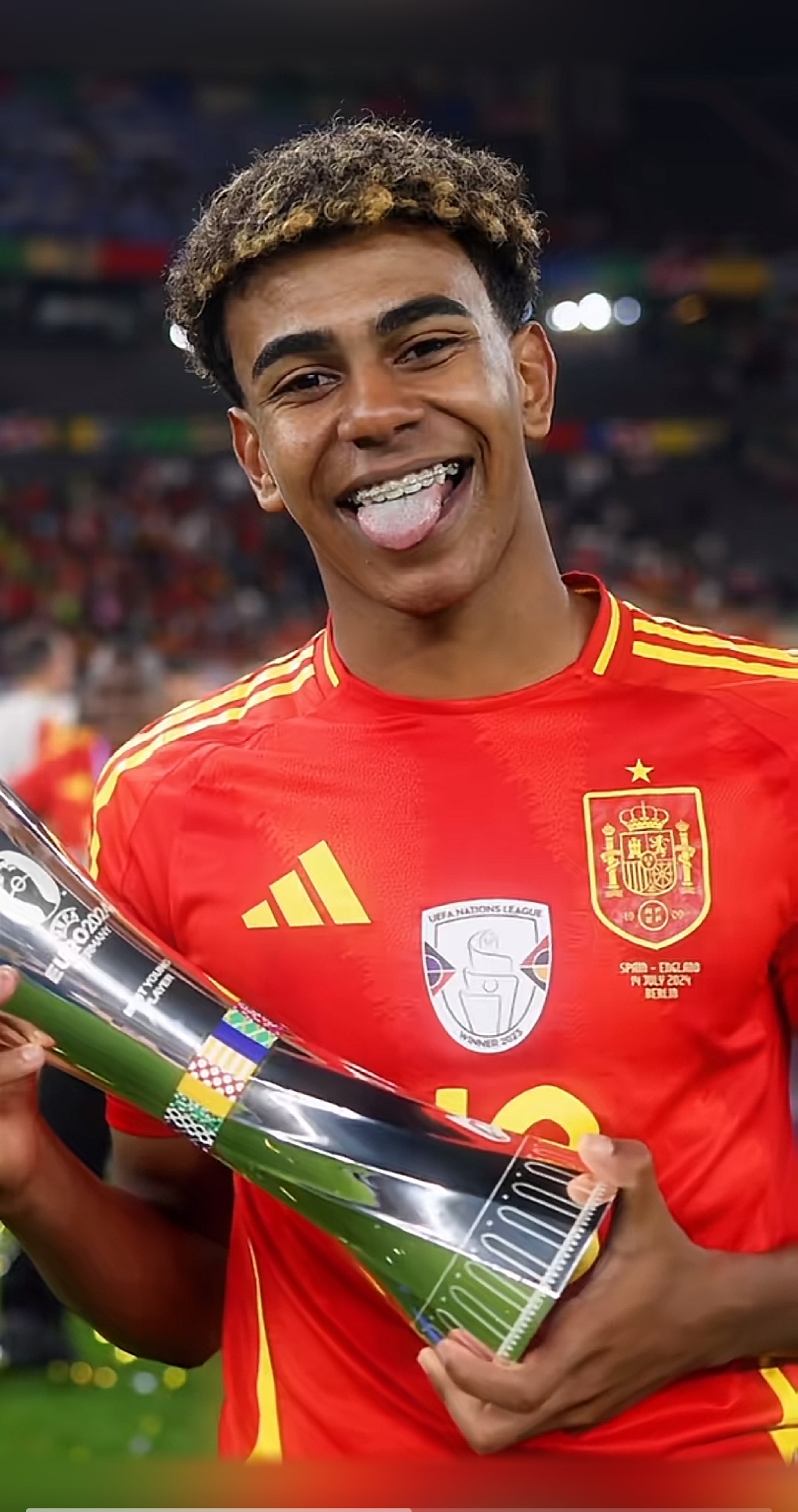 那不勒斯官方：安古伊萨左大腿股二头肌重度撕裂（那不勒斯官宣：安古伊萨左大腿股二头肌严重撕裂）