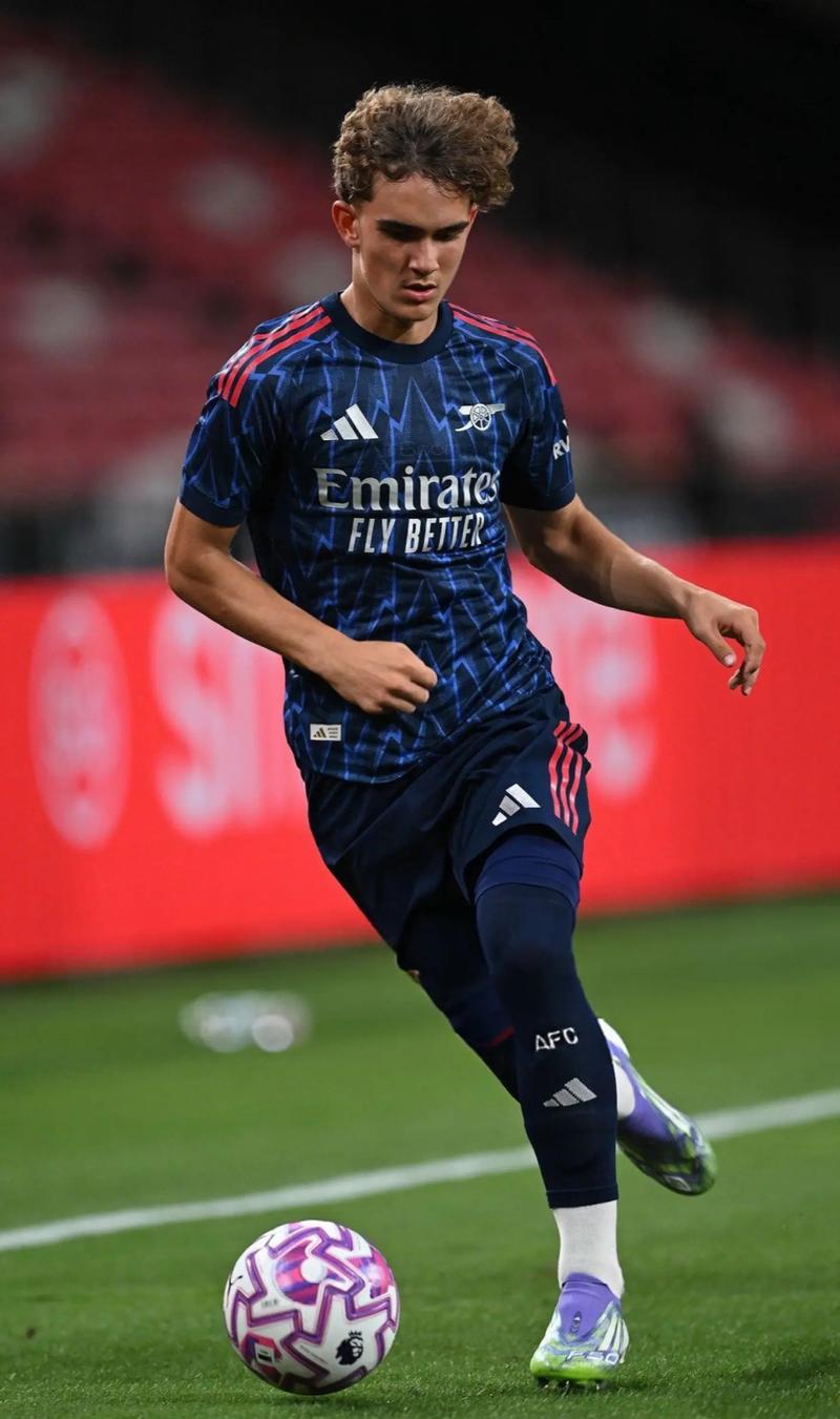 巴洛特利：现在的足球对抗更激烈，我认为自己仍能有出色表现（巴洛特利：如今对抗更激烈，但我依然能有上佳发挥）