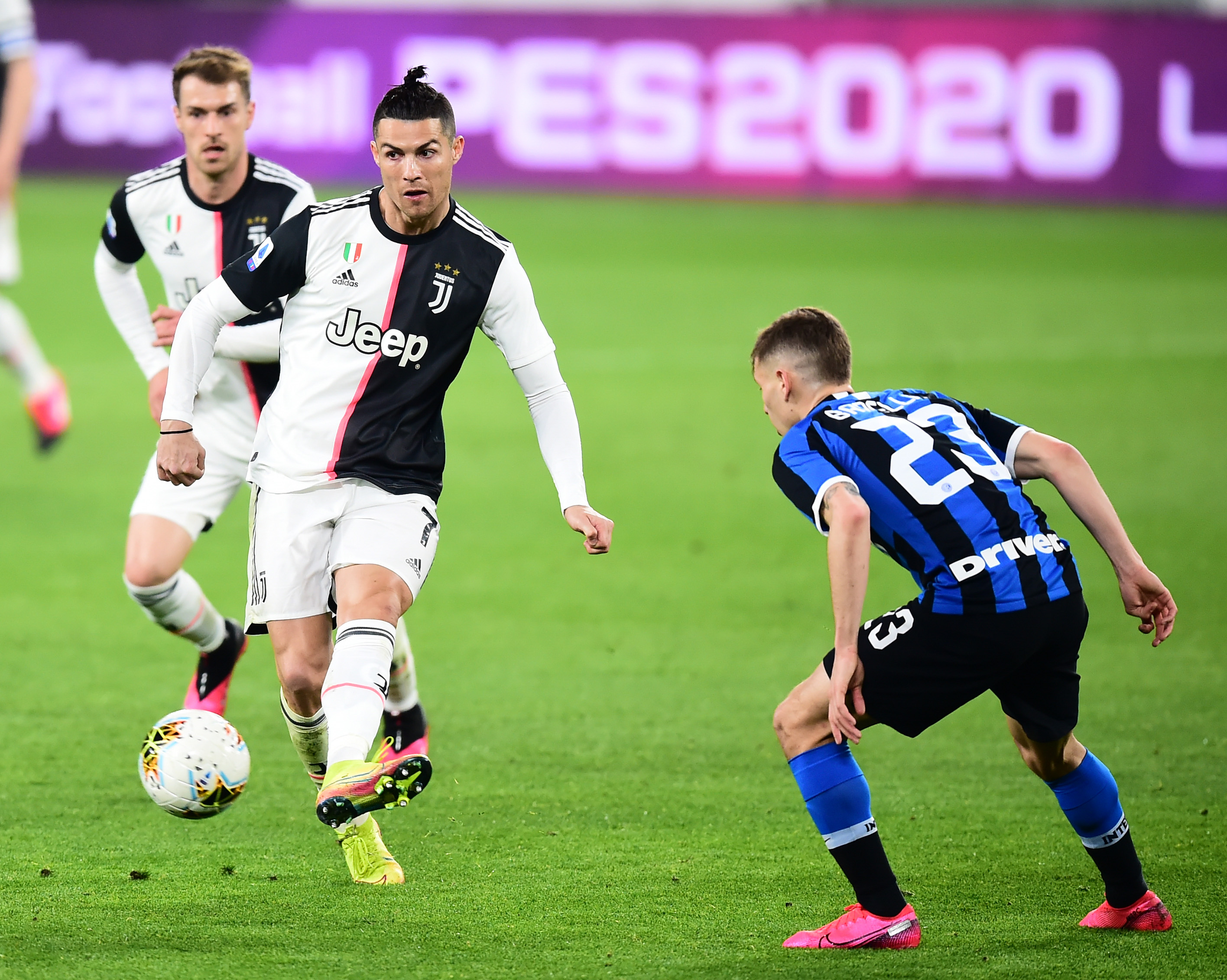 祝贺，苏超MVP范厚泰获2025微博竞燃之夜年度瞩目运动员奖项（恭喜苏超MVP范厚泰荣膺2025微博竞燃之夜年度瞩目运动员）