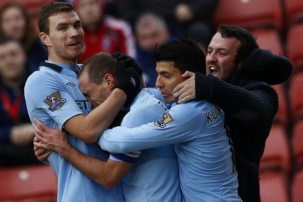 克雷莫内塞vs莱切：瓦尔迪、奥代罗首发，班达、法尔科内出战（克雷莫内塞对阵莱切：瓦尔迪、奥代罗先发亮相，班达与法尔科内确认出战）