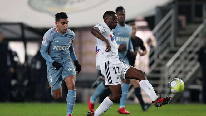 4-3！欧洲最神奇球队诞生：开局5轮0胜进降级区！如今升至第3争冠（4-3！欧洲奇迹之师崛起：开季5轮不胜陷降级区，如今跃居第3冲冠）