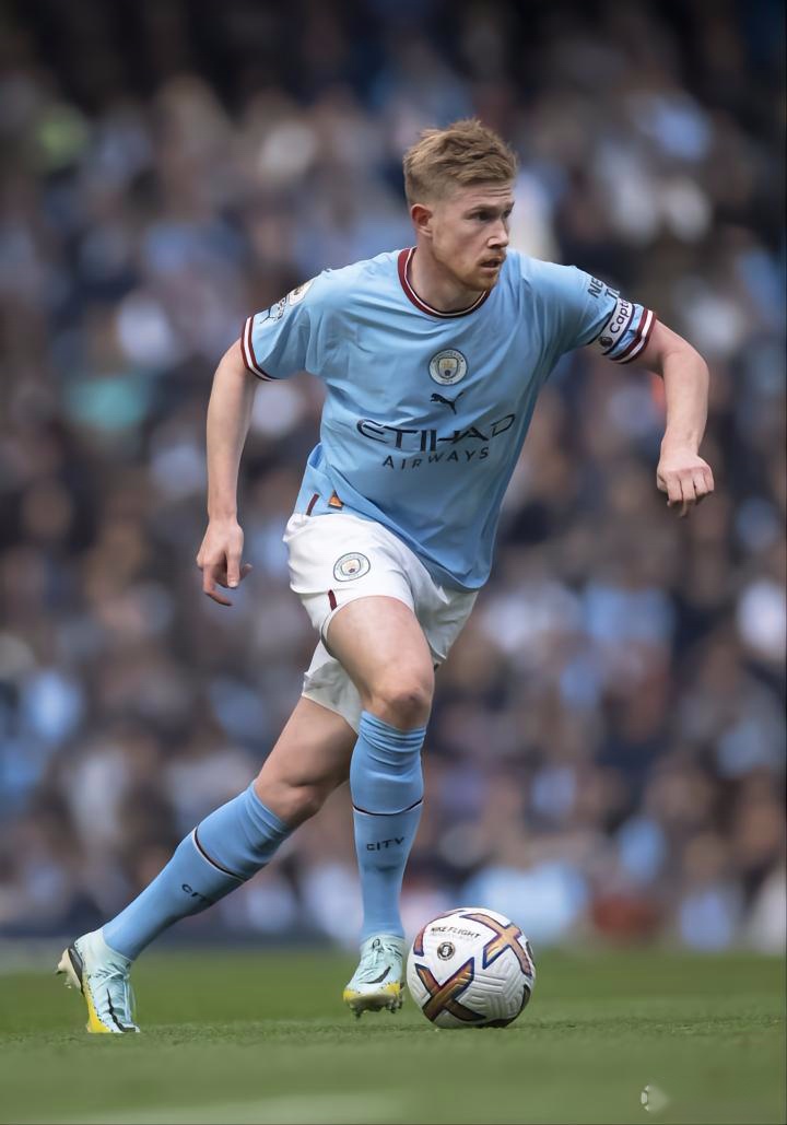 特德斯科：德布劳内能发现其他人发现不了的空当，并传出好球（特德斯科：德布劳内善于洞察他人难见的空当，送出精妙传球）