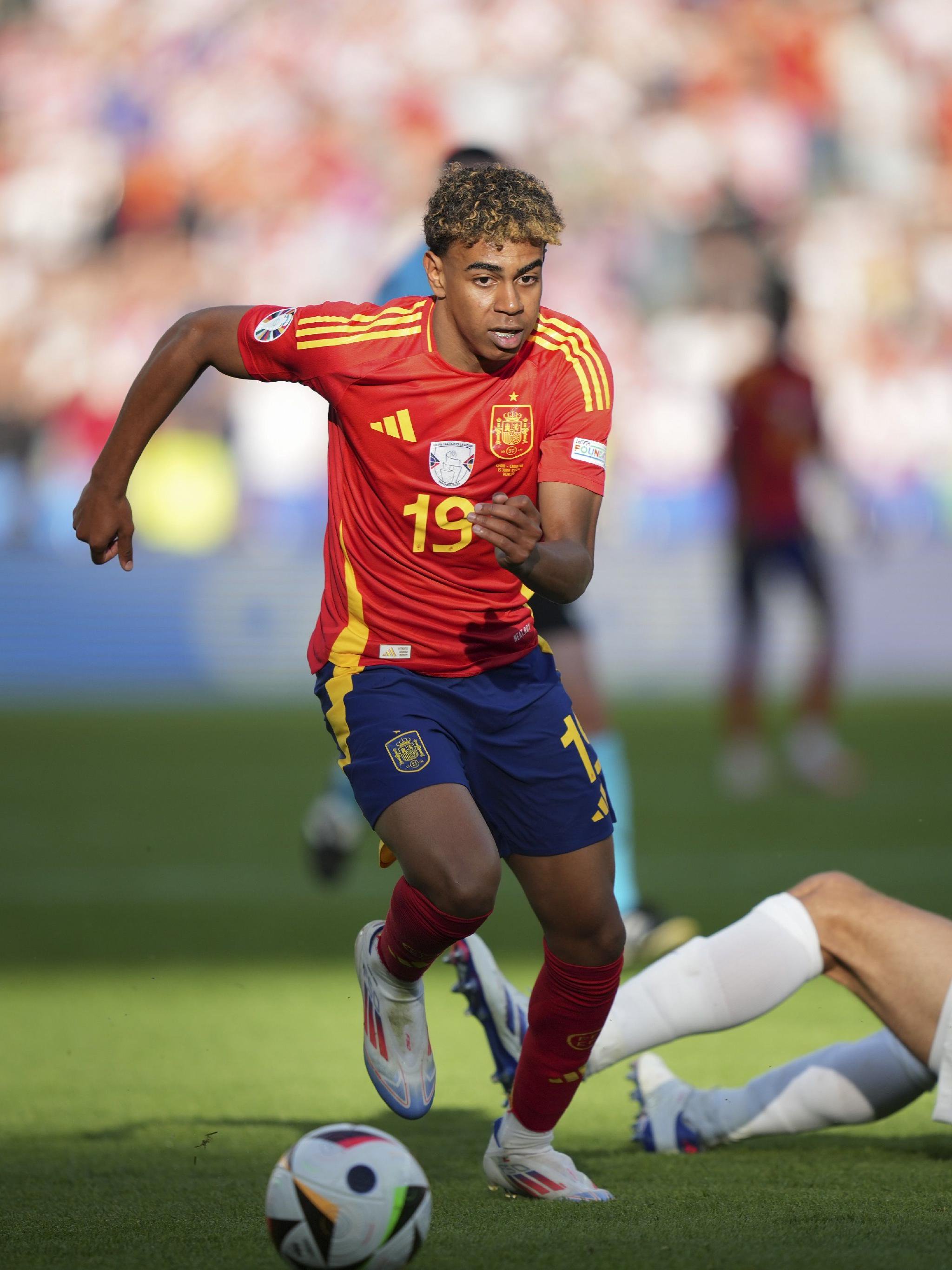 曼联前主帅阿特金森：要是我早买凯恩了，前锋解决一切问题（曼联前帅阿特金森：若早签凯恩，锋线足以解决一切问题）