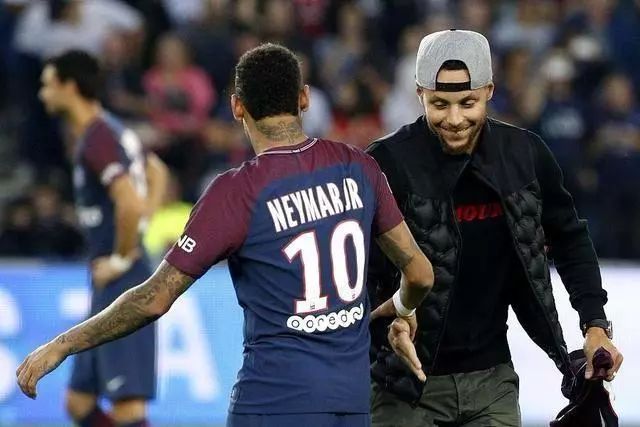 萨索洛官方：贝拉尔迪右小腿屈肌中度撕裂，已进入康复流程（萨索洛官宣：贝拉尔迪右小腿屈肌中度撕裂，已启动康复流程）